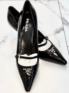 ♥️ PRADA Kitten Heels!